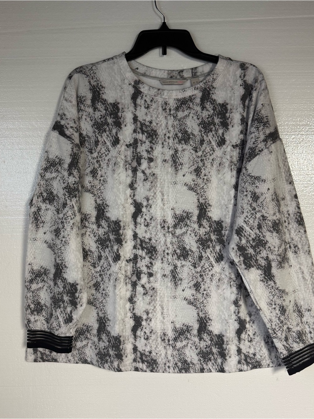 Isaac Mizrahi Sweatshirt Women XL Black White Abstract Animal Print Long Sleeve